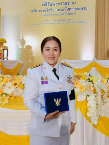 เข้ารับพระราชทานเครื่องราชอิสริยภรณ์ชั้นสายสะพาย ประจำปี ... พารามิเตอร์รูปภาพ 1